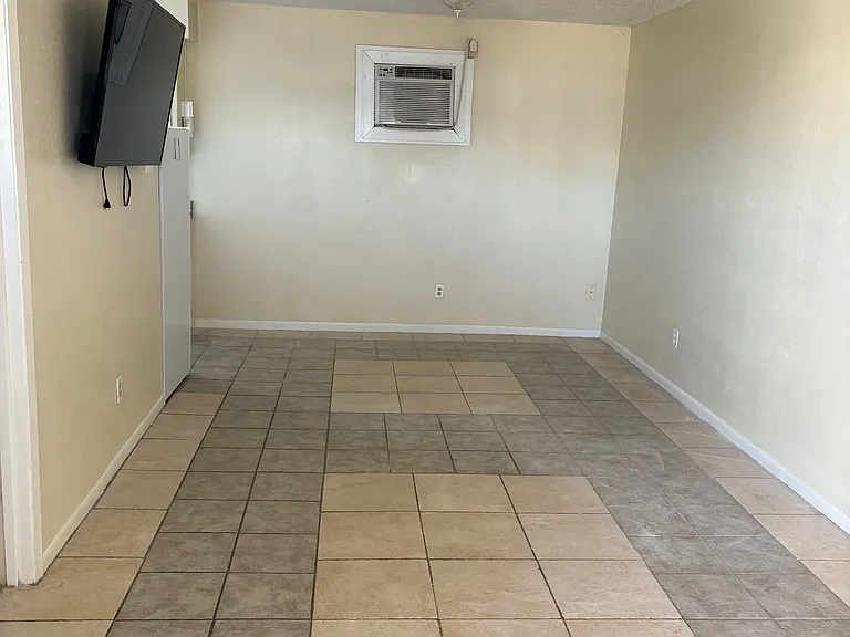 101 N 3rd St #11 — Photo 7