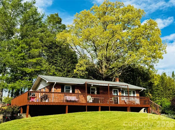 1664 Old Us Highway 25, Zirconia, NC 28790