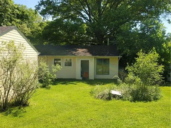 12815 Cherry Ln, Chesterland, OH 44026