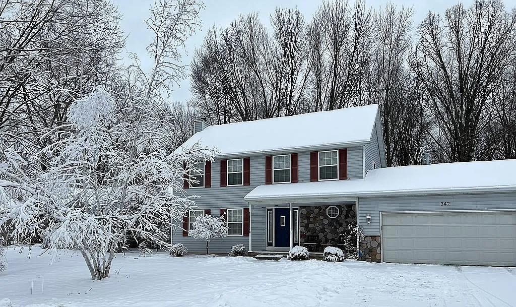 342 Forest Ln photo 1