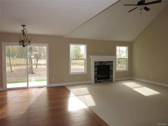 4th image of 324 Havenwood Ln