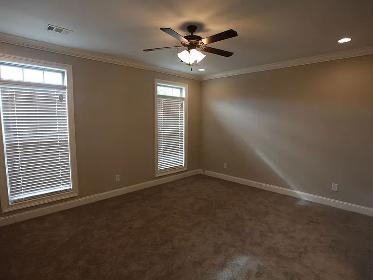 1090 Runningvine Ln — Photo 4