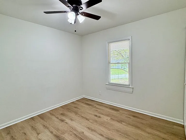 508 Landers Dr SW — Photo 16