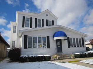 2004 State St, Alton, IL 62002