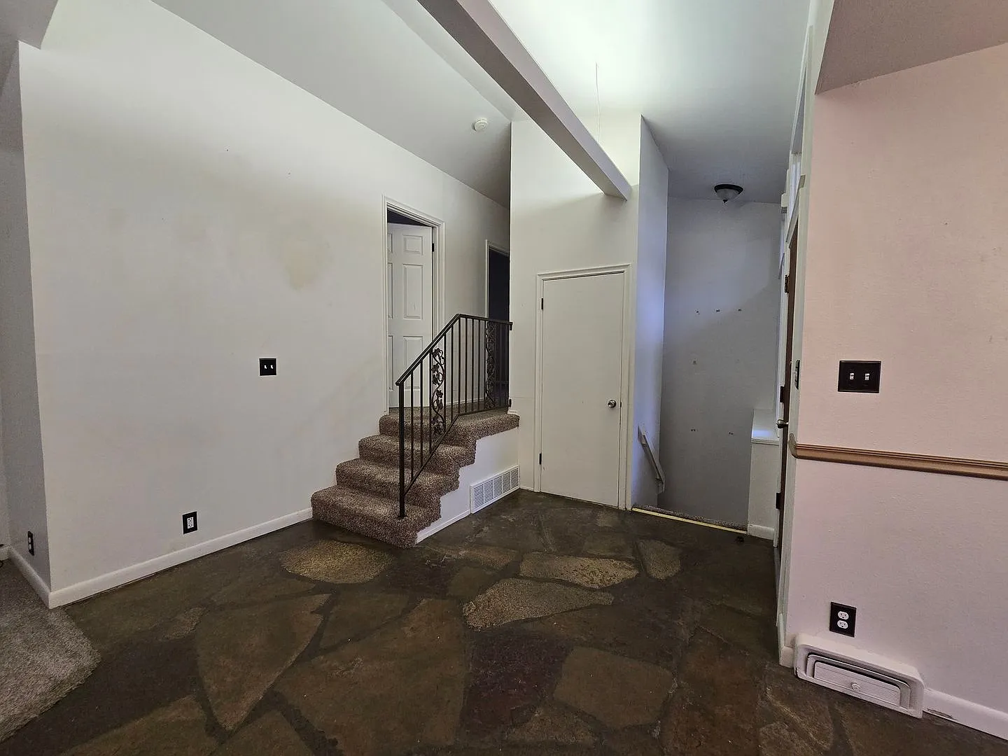 Spacious 5 bed westend home *Section 8 Welcome — Photo 2