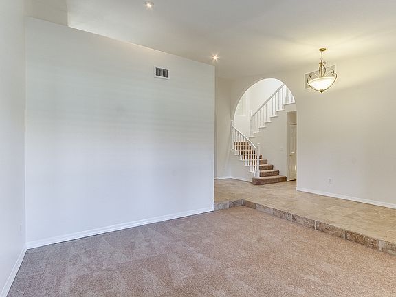 4th image of 5663 E Kings Ave