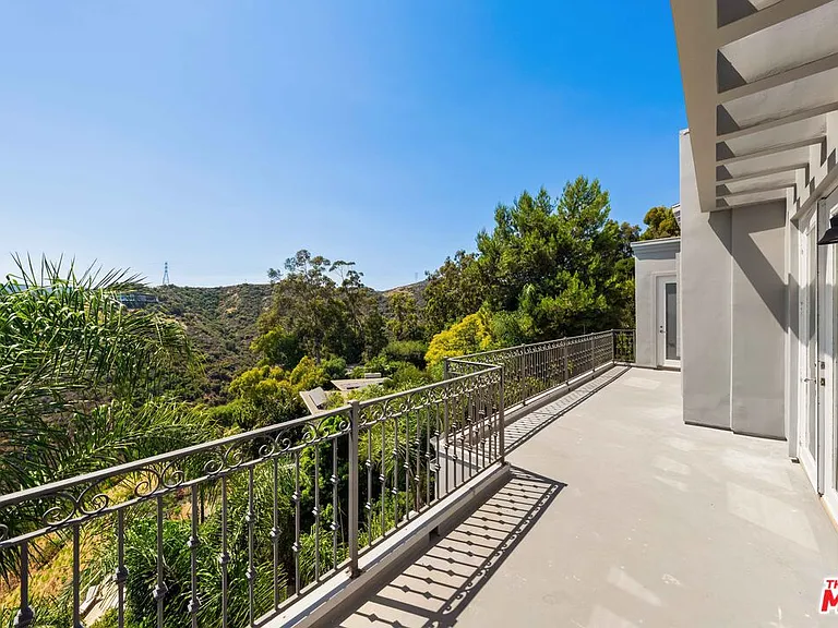 1425 N Tigertail Rd — Photo 20