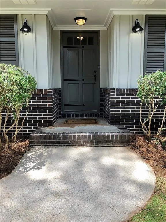 3 bed, 2.0 bath, 1693 sqft, $2,800 — Photo 2
