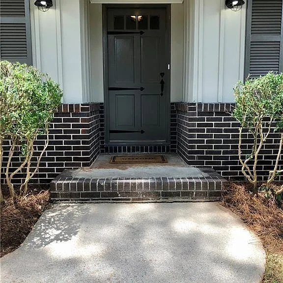 4142 Blackhawk Dr — Photo 2