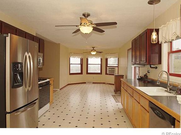 4th image of 923 Starling Ln