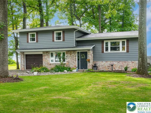 2569 Woods Edge Rd, Bath, PA 18014