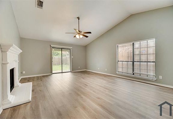 5th image of 2411 Busch Dr #0