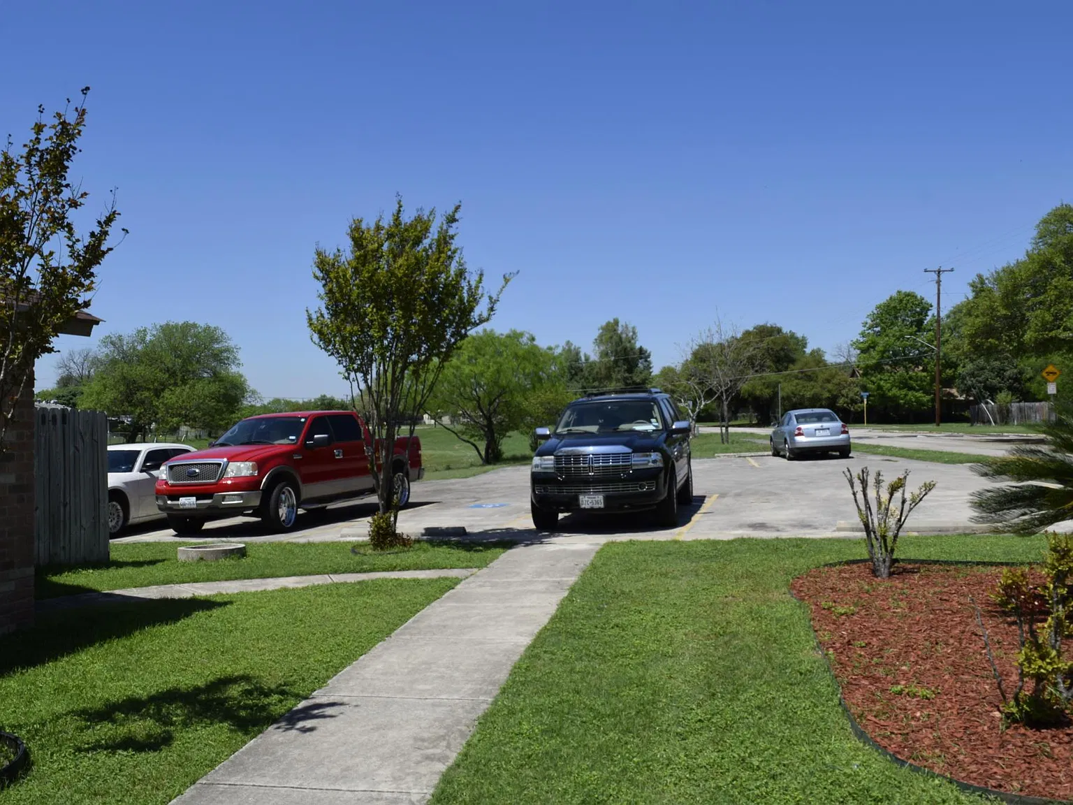2 bed, 2.5 bath, 965 sqft, $1,180 — Photo 1