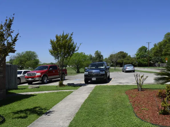 10659 Starcrest Dr, San Antonio, TX 78217