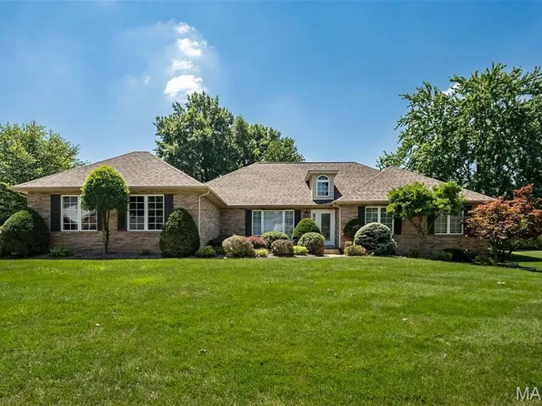 73 Gillette Field Close, Weldon Spring, MO 63304