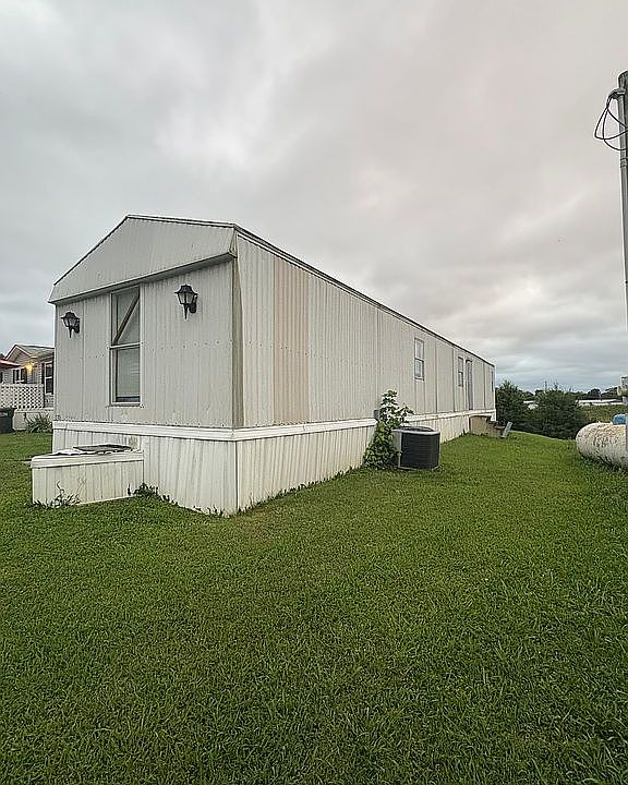 2nd image of 3105 Canterbury Dr NE