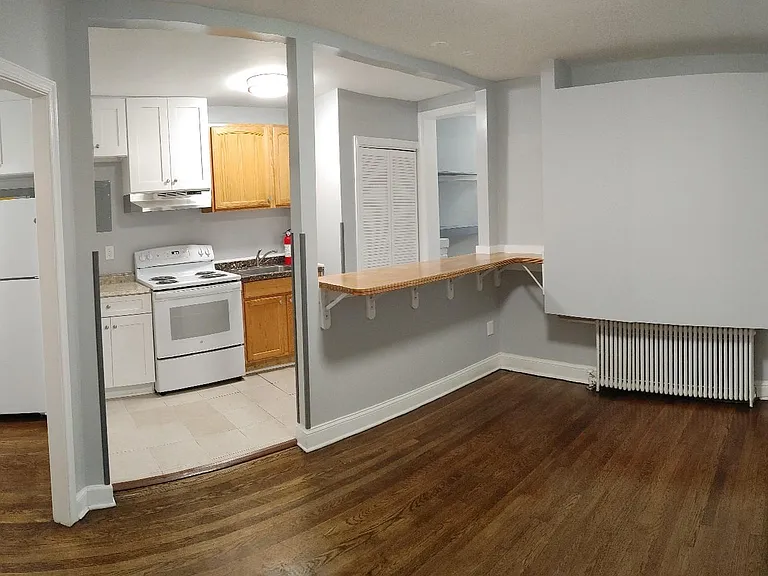 1827 D St NE #2 — Photo 5