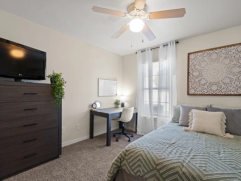 Leah Avenue Townhomes Bedroom