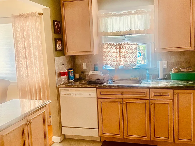 7 Basset Dr — Photo 6