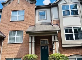 1044 N Claremont Dr, Palatine, IL 60074