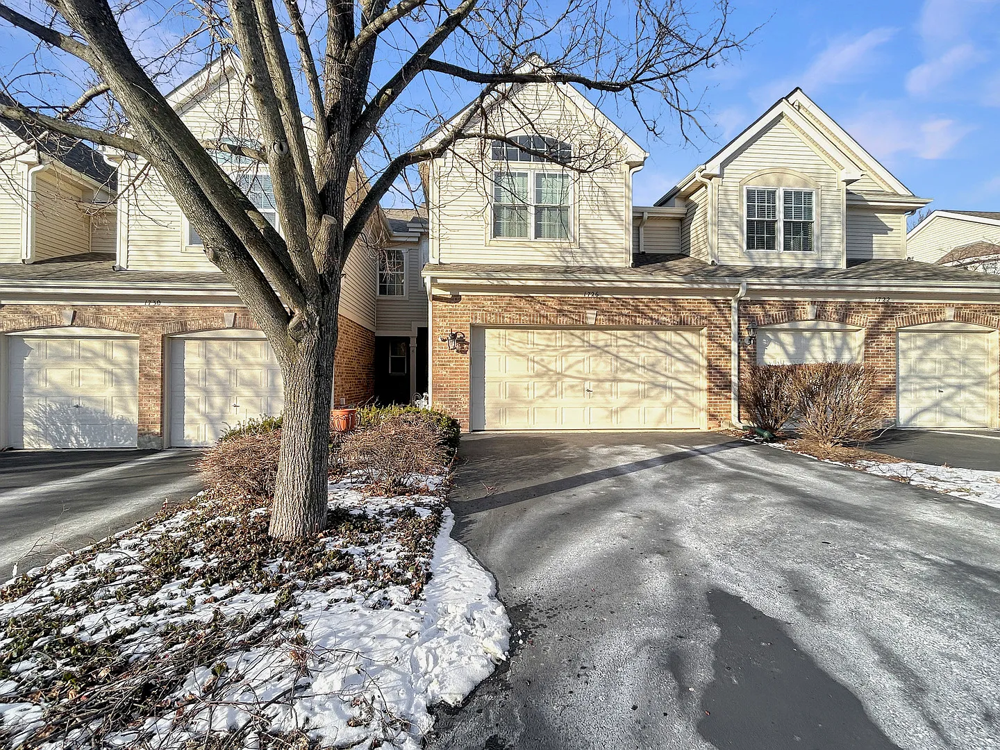 1726 Dixon Dr photo 1