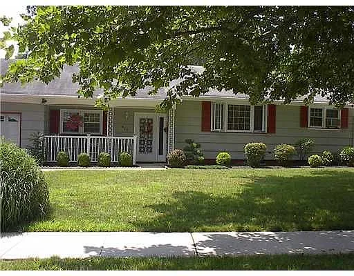 418 Rock Ave photo 1