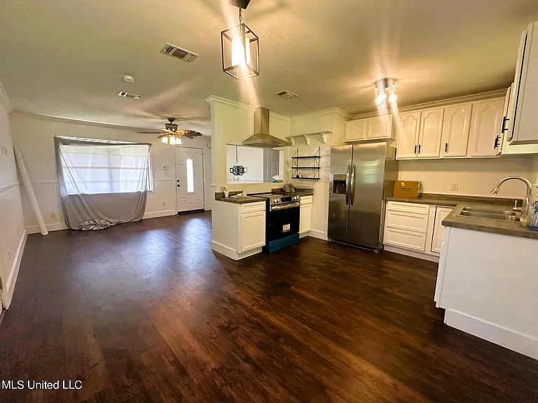 258 Conrad Ln — Photo 4