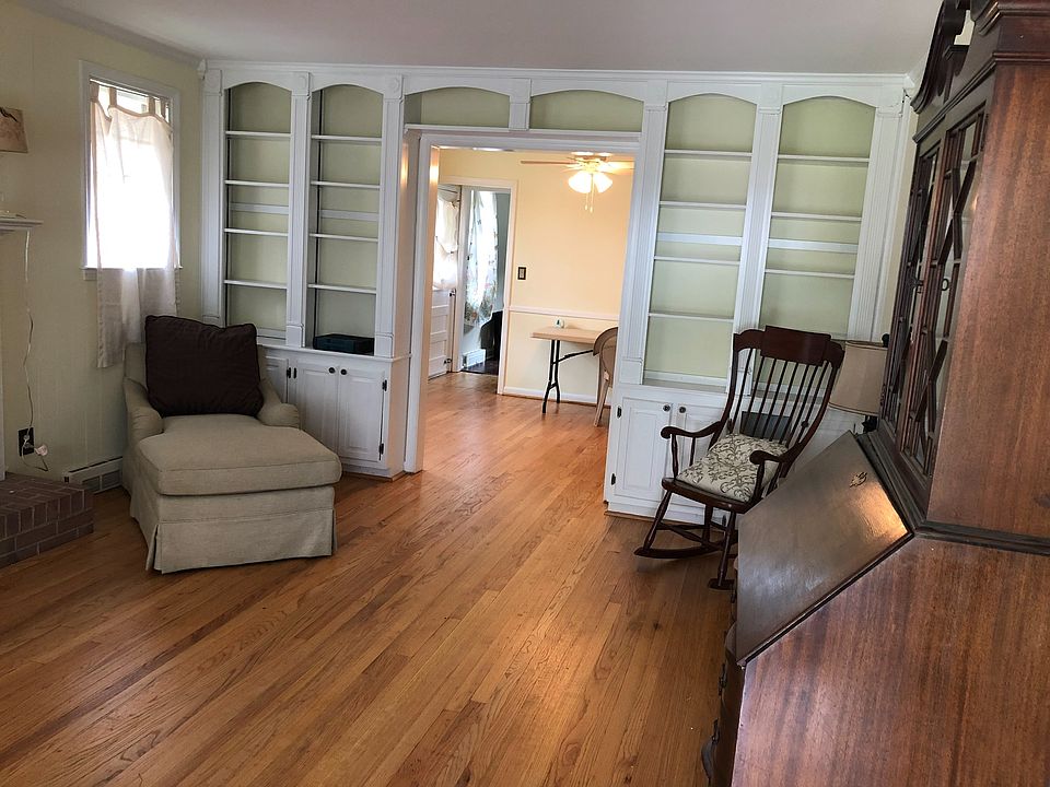 2nd image of 2609 Ivy Pl