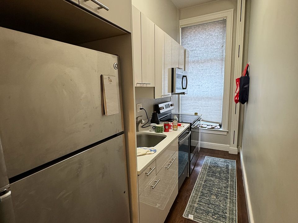 1st image of 31 Longwood Ave #5