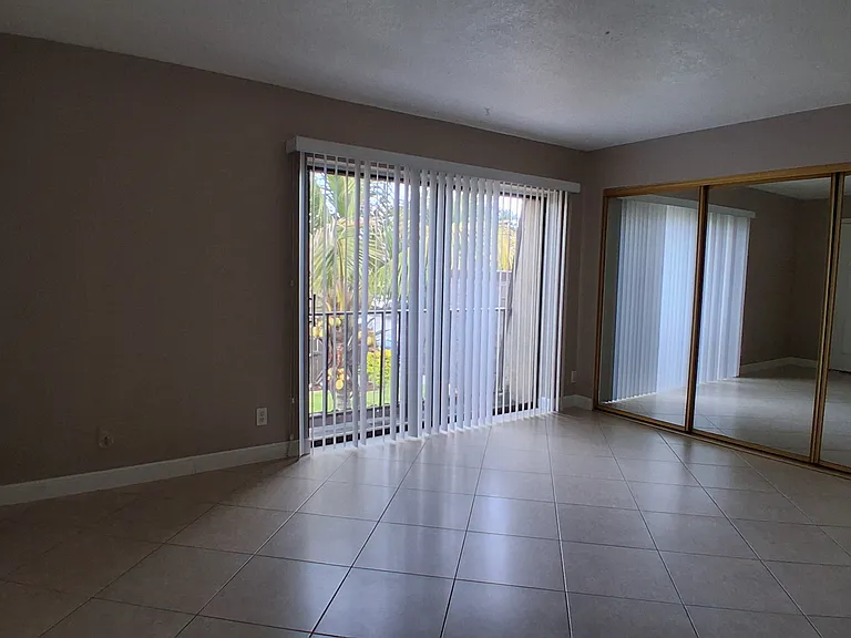 303 Waterview Dr — Photo 30