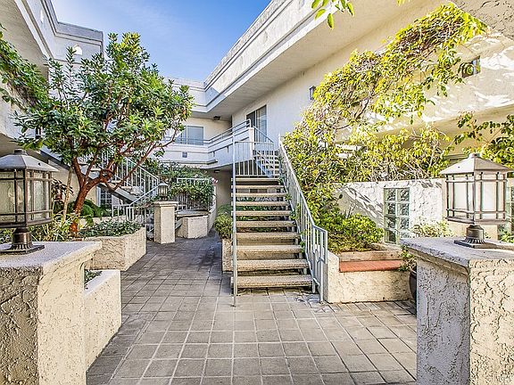 3rd image of 1741 Granville Ave APT 108