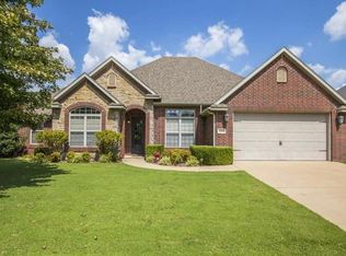 4504 W Putting Green Dr, Fayetteville, AR 72704