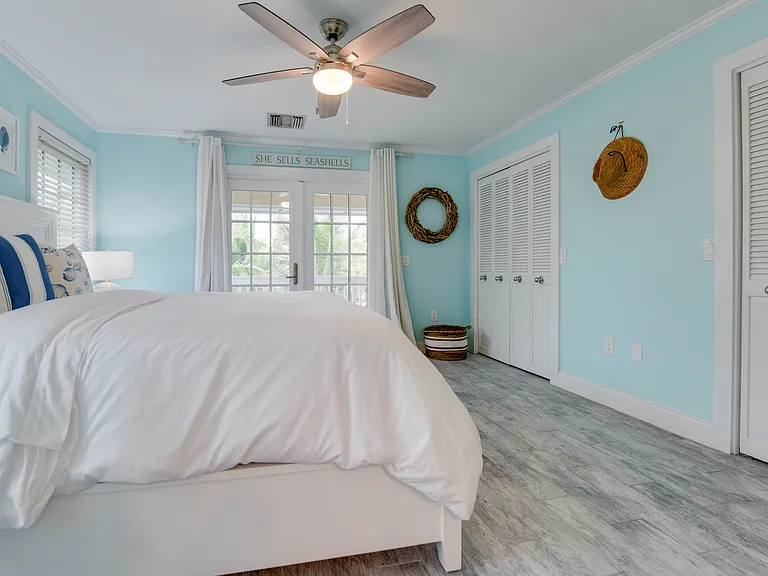 320 W Indies Dr — Photo 4