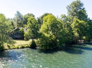 351 Rene Dr, Shady Cove, OR 97539