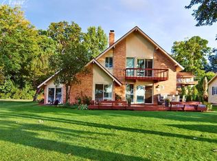 15434 Bealfred Dr, Fenton, MI 48430