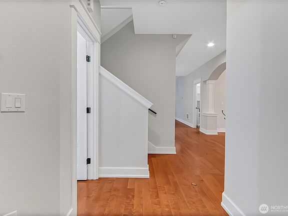 3rd image of 8409 Wildwood Avenue SW