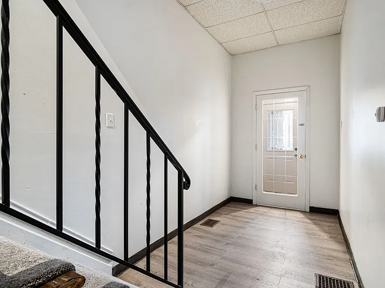 1738 Main Street — Photo 11