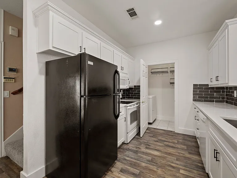 1919 Maplewood Trl — Photo 15