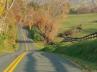 10786 Ramey Rd, Marshall, VA 20115