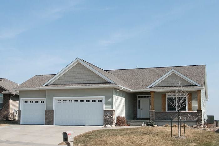 1st image of 720 Strathmoor Dr