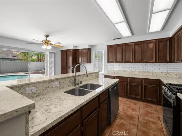 29841 Hazel Glen Rd, Murrieta, CA 92563