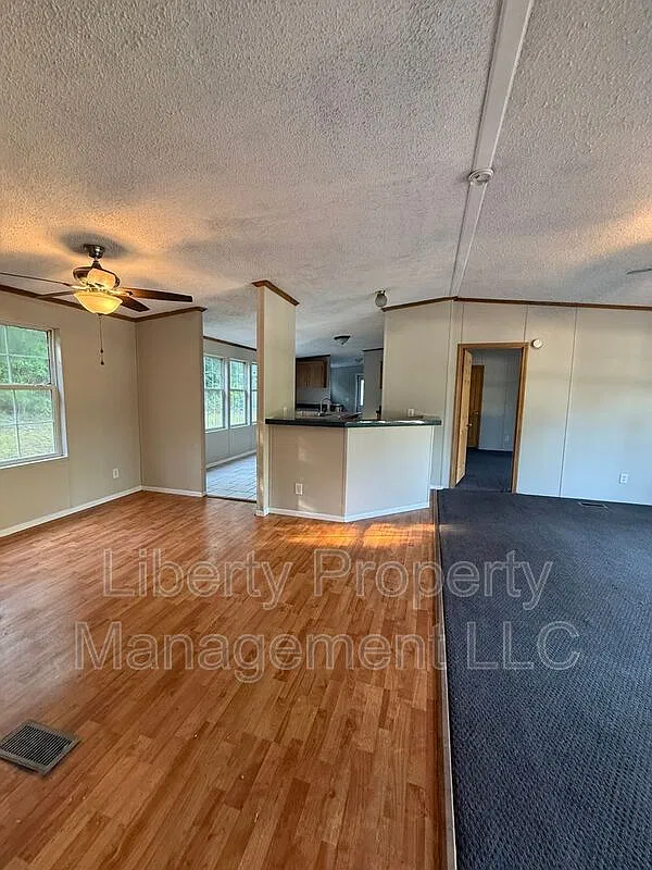 3 bed, 2.0 bath, 1512 sqft, $1,350 — Photo 2