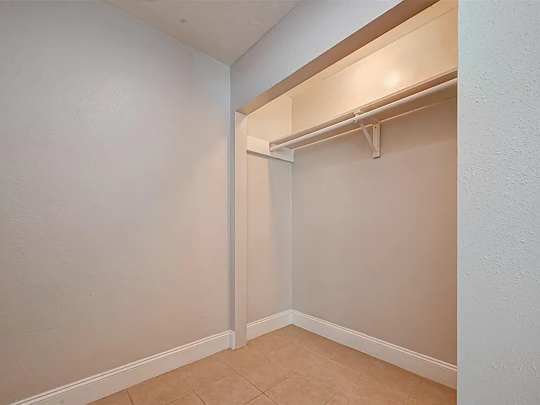 817 Eleanor St — Photo 36