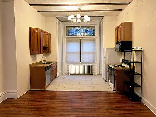 816 Cedar Avenue Photo 1