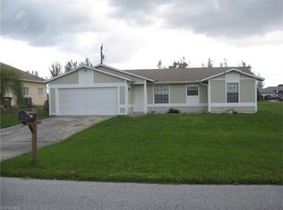 132 SW 19th Ln, Cape Coral, FL 33991