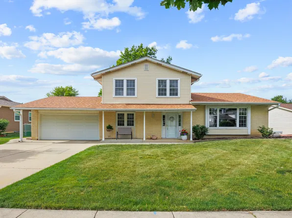 1558 Oregon Trl, Elk Grove Village, IL 60007