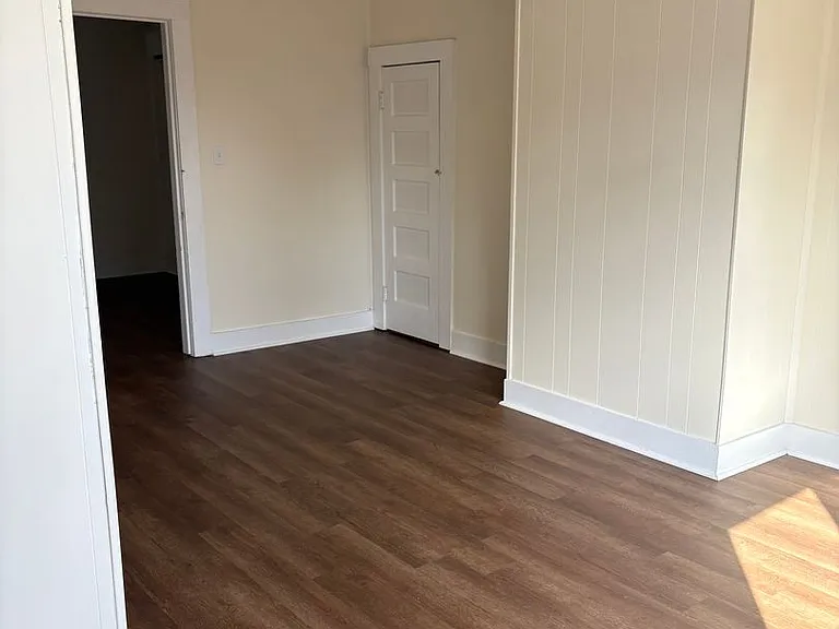 102 W Lelia St — Photo 2