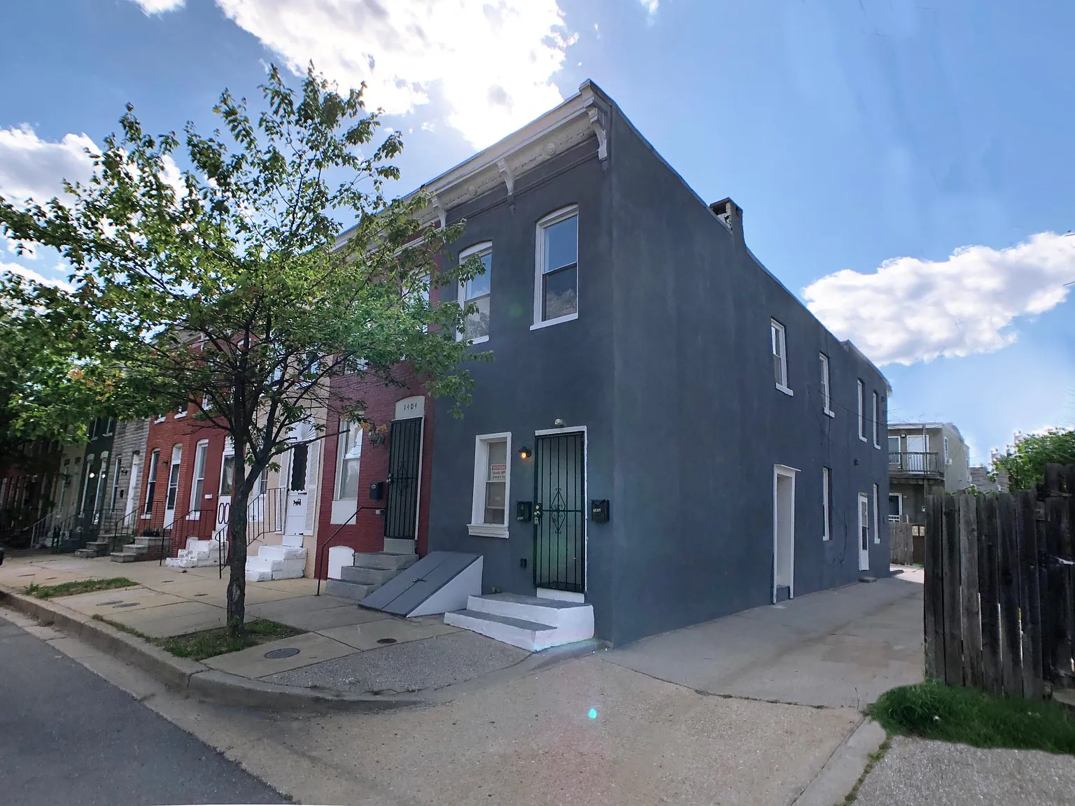 1402 Carroll St — Photo 2