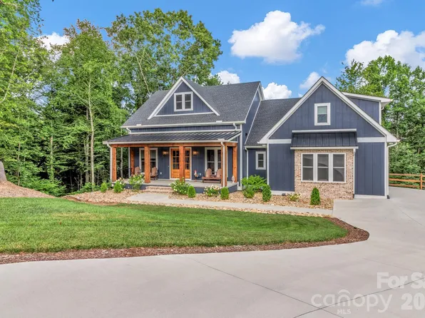 143 Sunny Morning Ct, Hendersonville, NC 28792