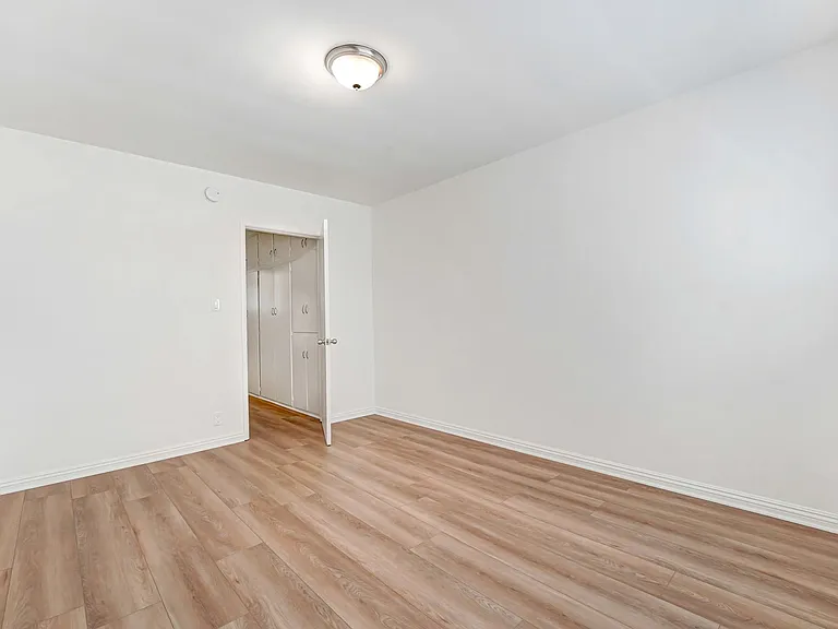 1234 10th St in Santa Monica - steps to Wilshire Blvd! — Photo 13